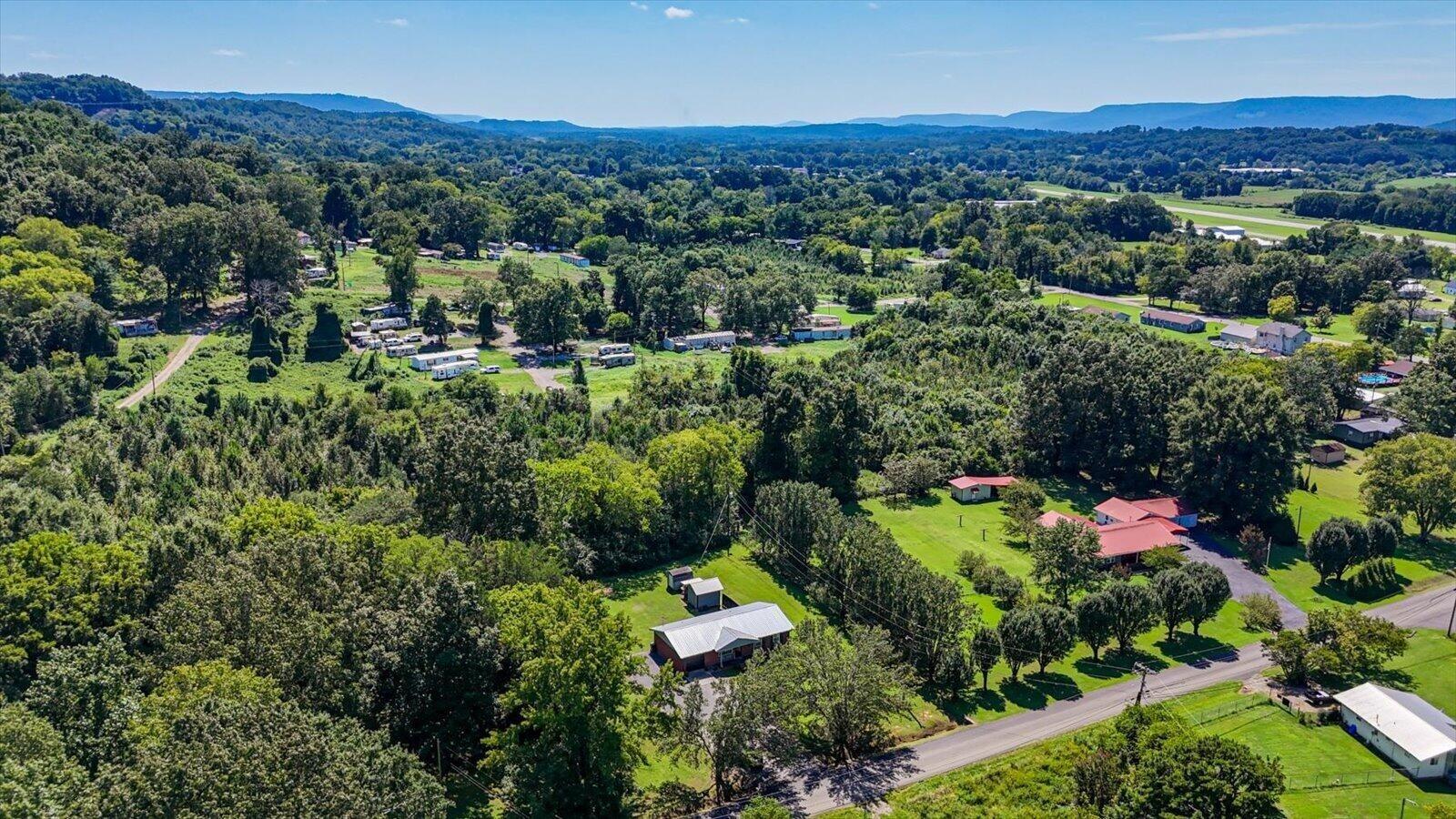 E Hills Rd, Jasper, TN 37347