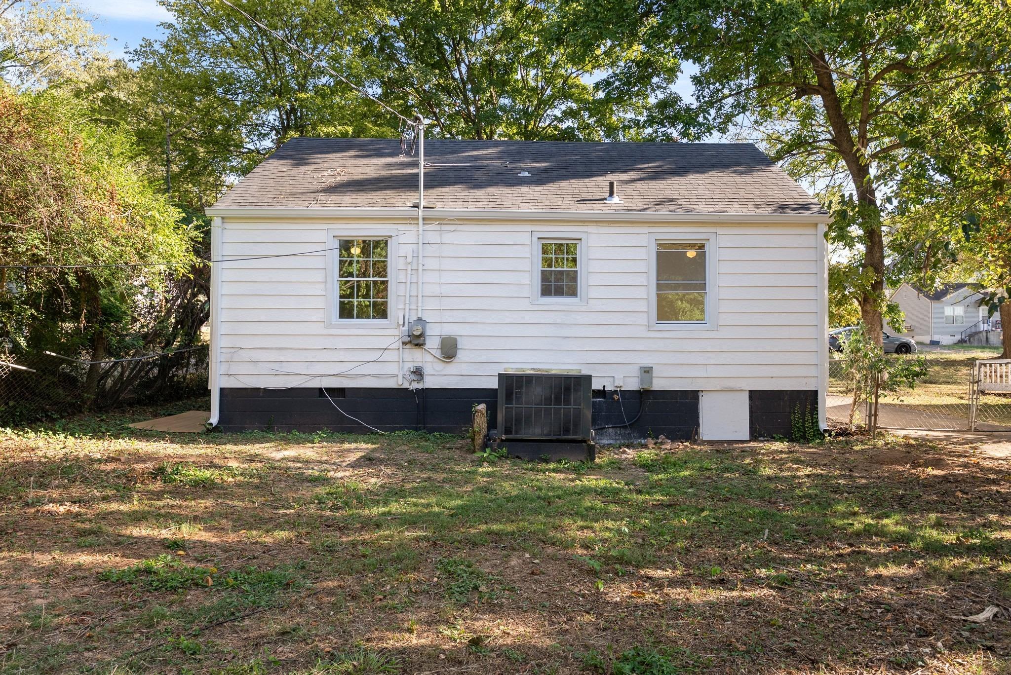 Maple St, Clarksville, TN 37042