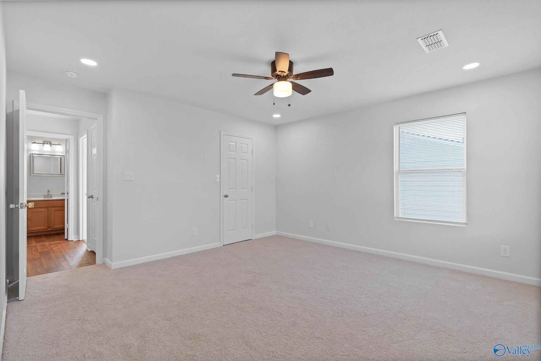 Lakeland Dr, Madison, AL 35756