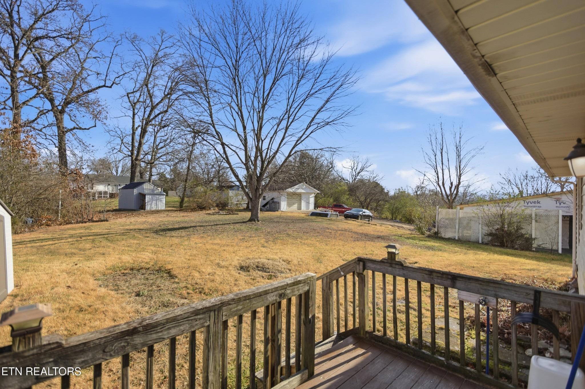 Oakcrest Rd, Knoxville, TN 37912