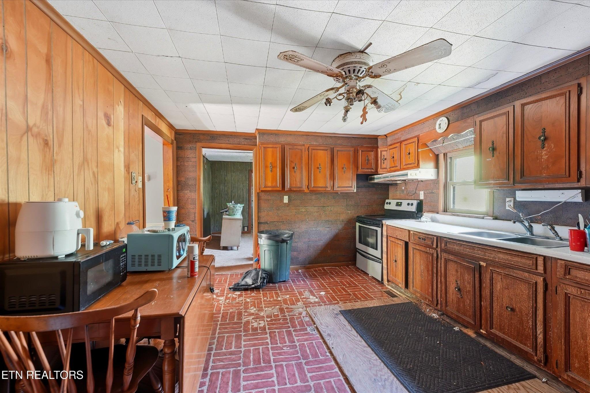 Andersonville Pike, Powell, TN 37849
