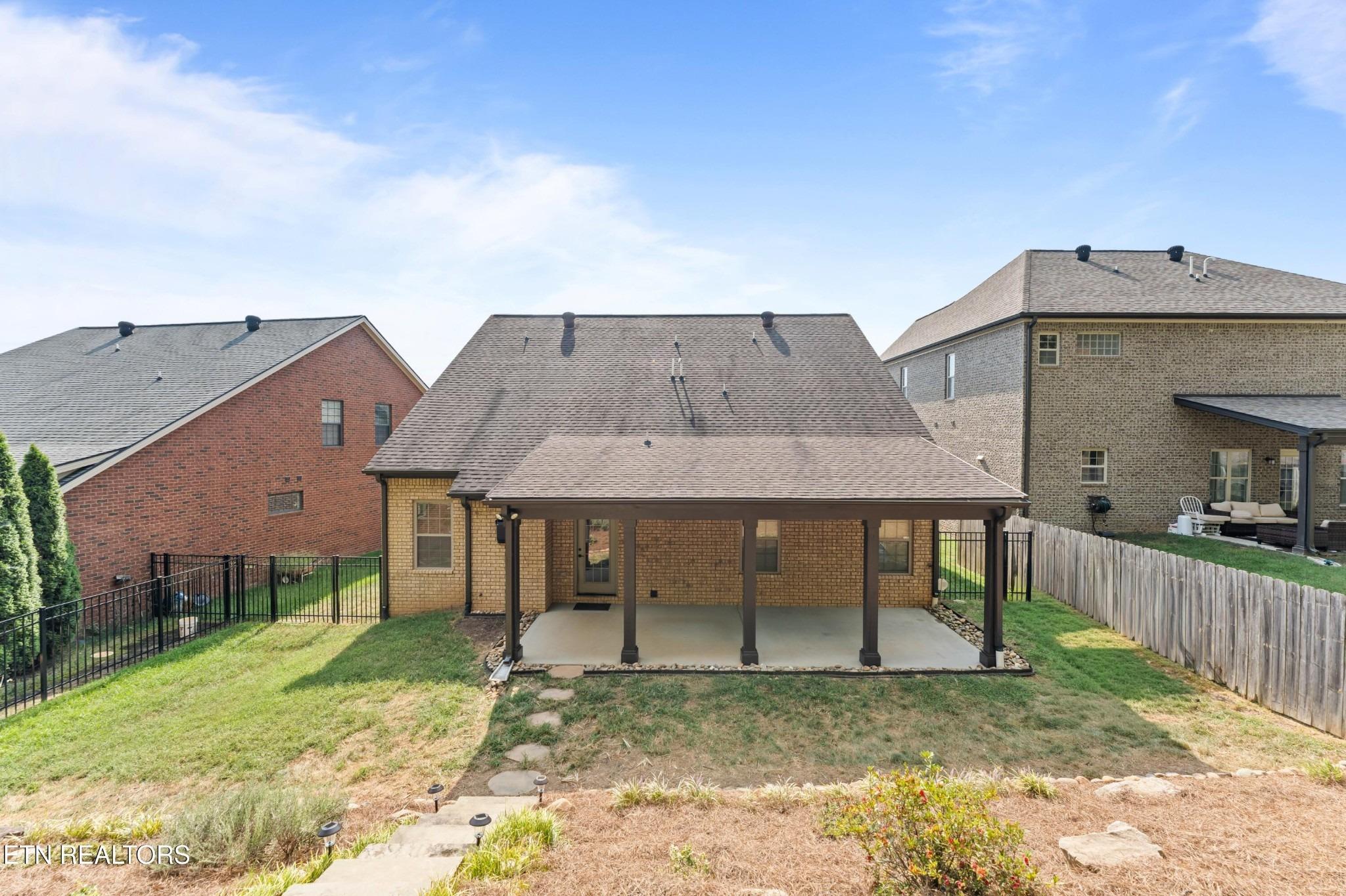 Beaver Glade Ln, Knoxville, TN 37931