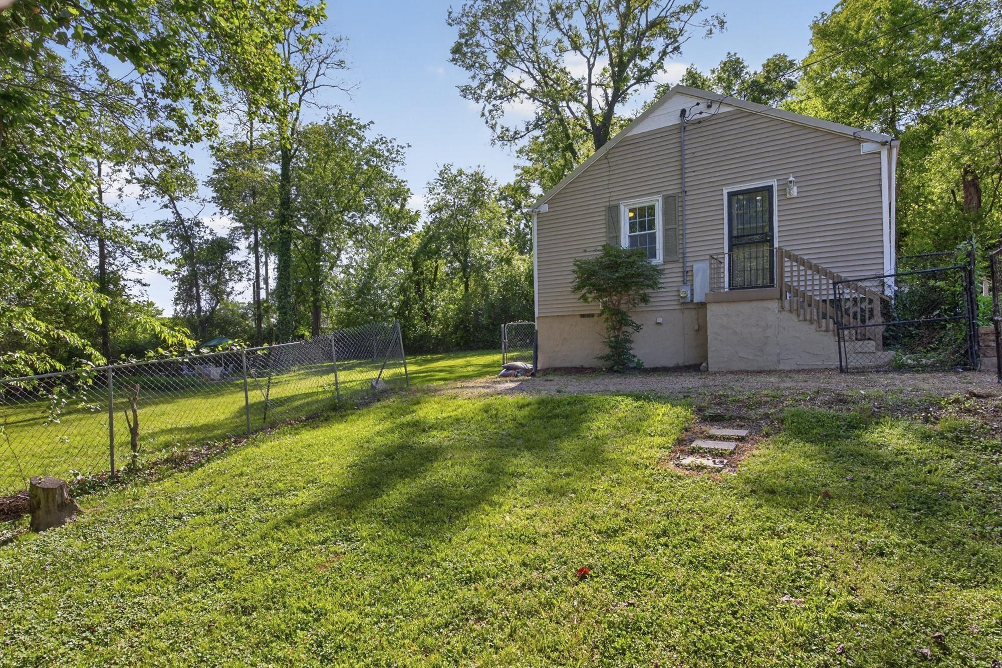 Neese Dr, Nashville, TN 37211