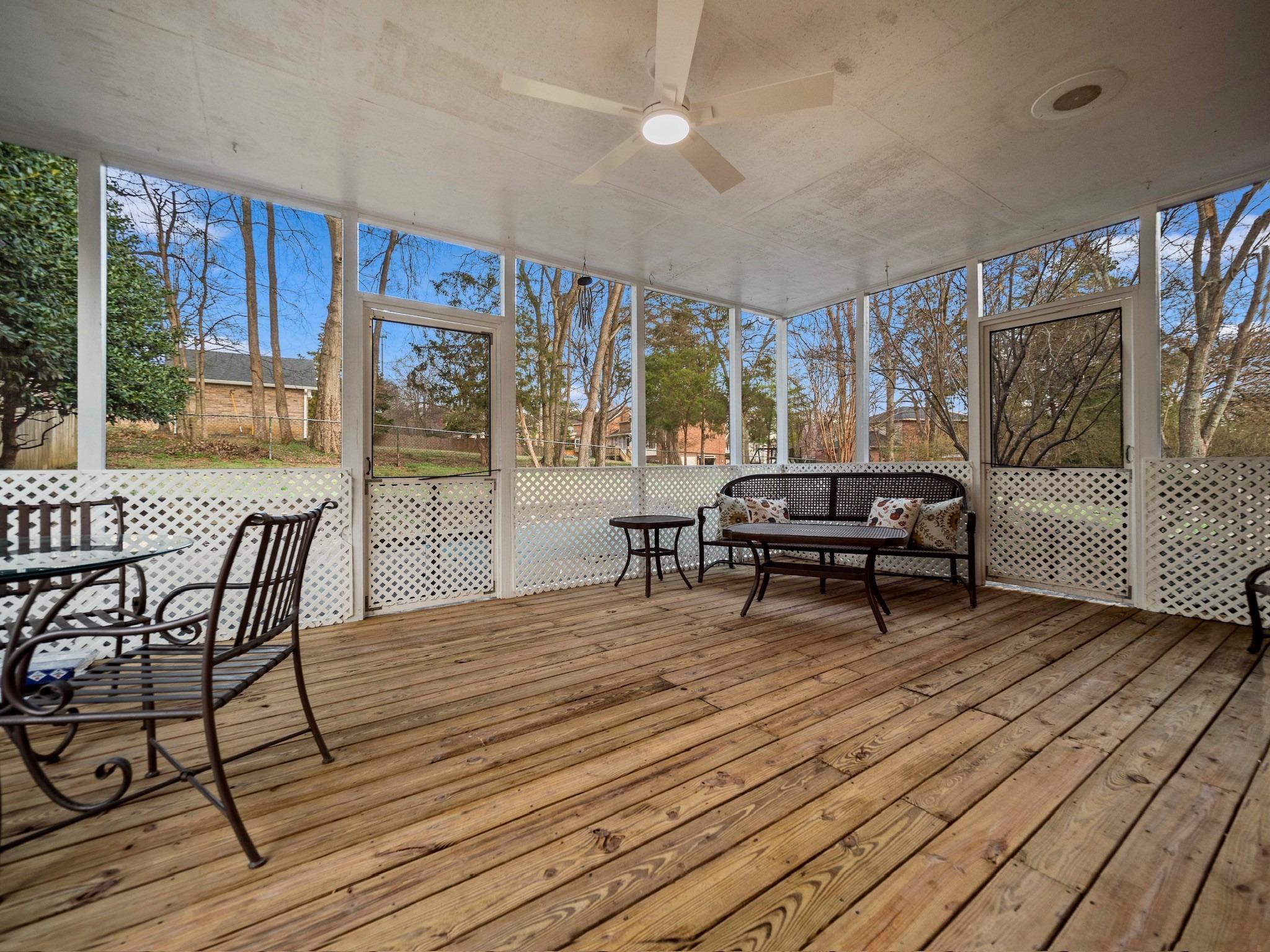 E Ervin Dr, Hendersonville, TN 37075
