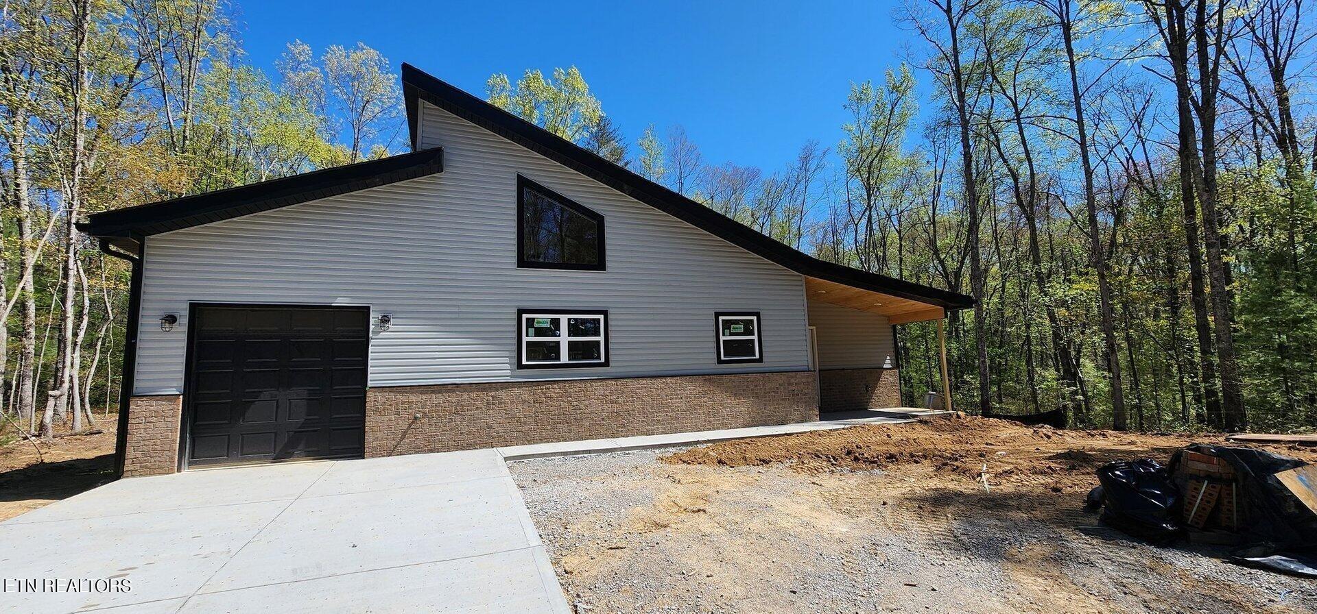 Chickasaw Dr, Crossville, TN 38572