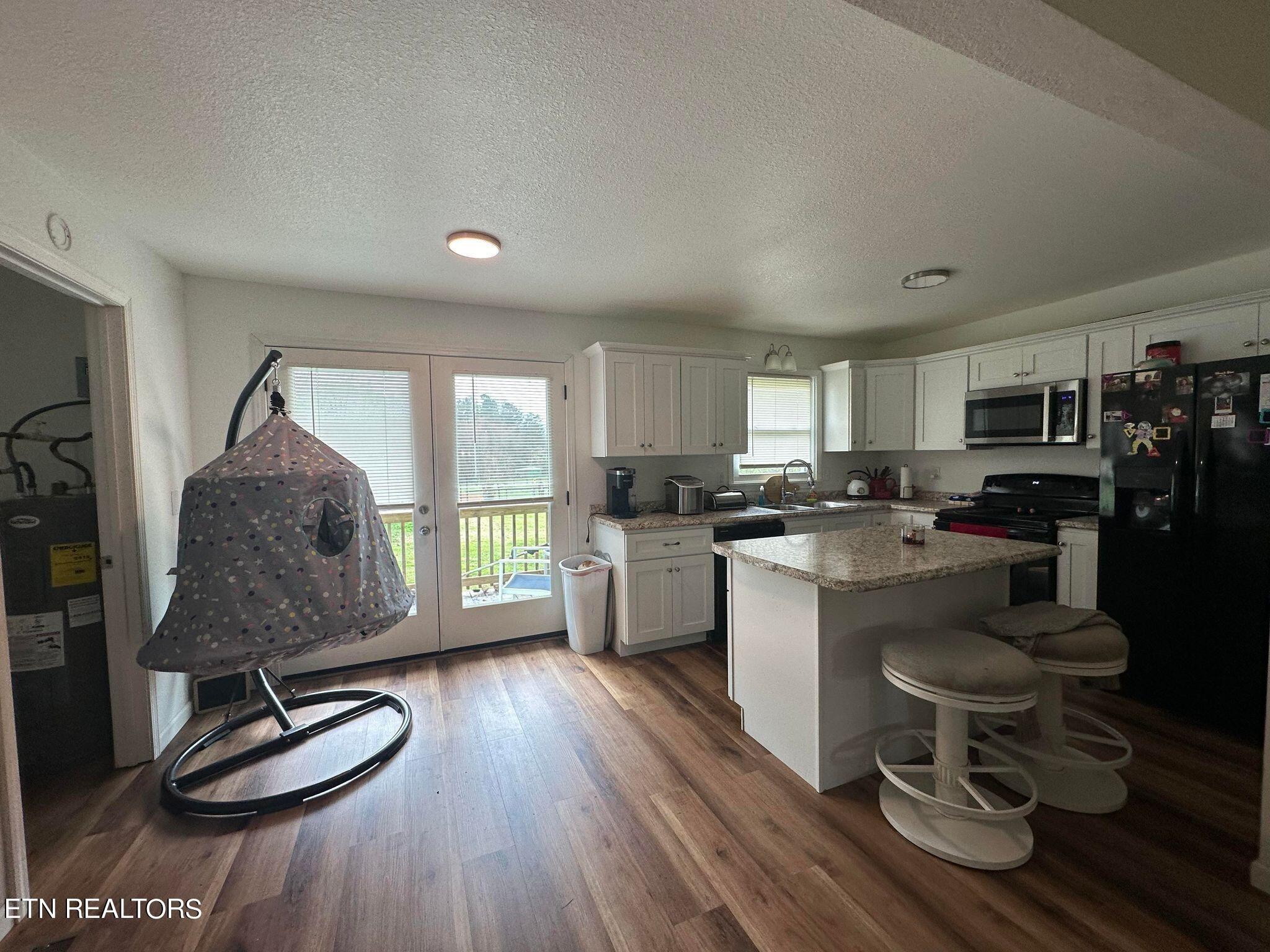 W Hill Rd, Jamestown, TN 38556