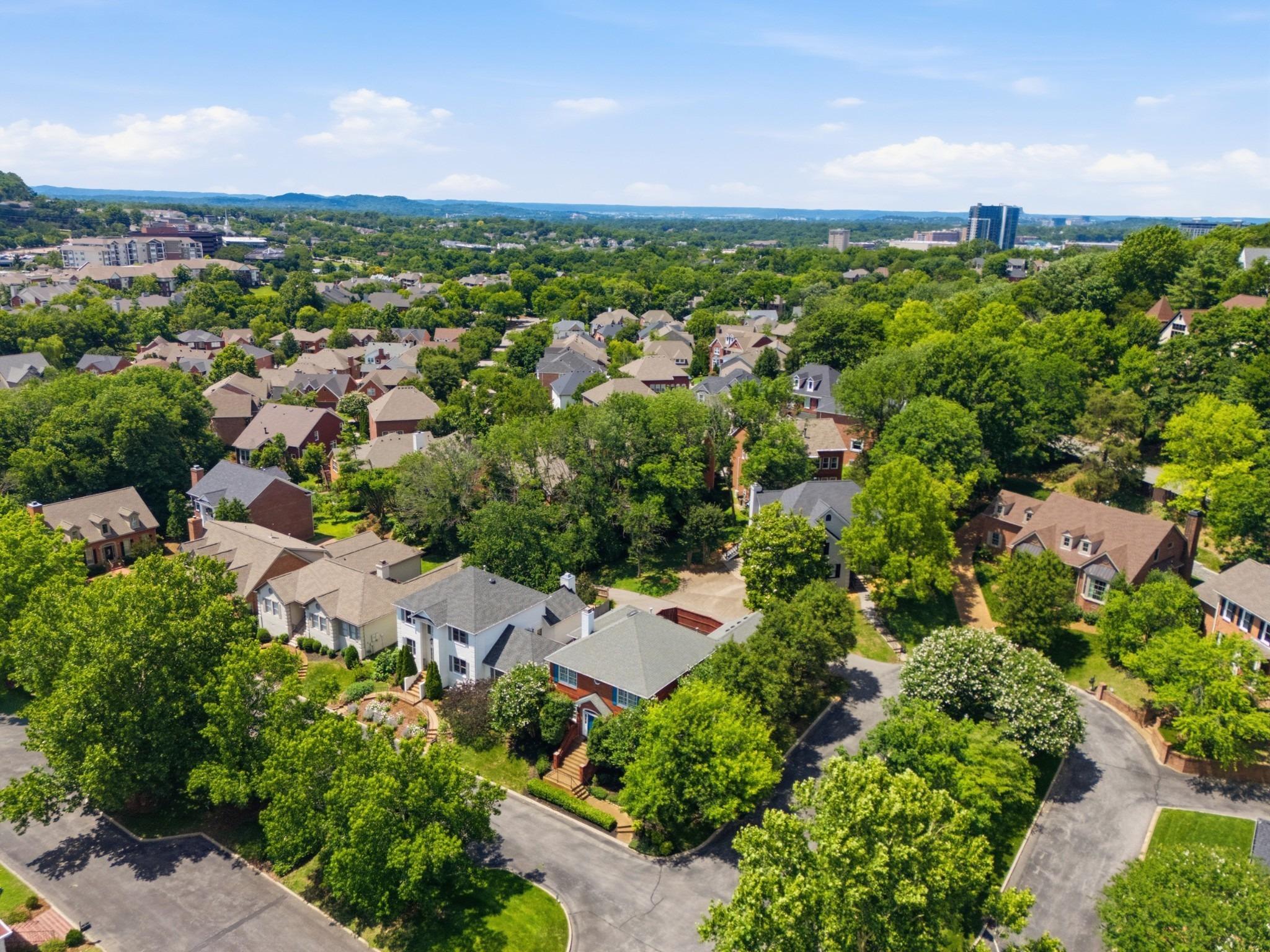Ravenwood Hills Cir, Nashville, TN 37215