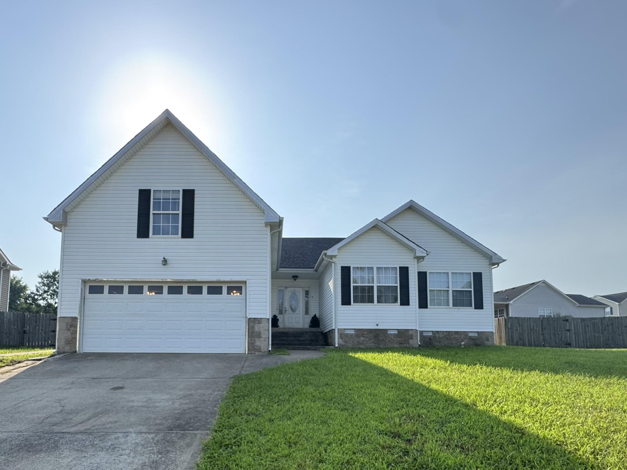 Mutual Dr, Clarksville, TN 37042
