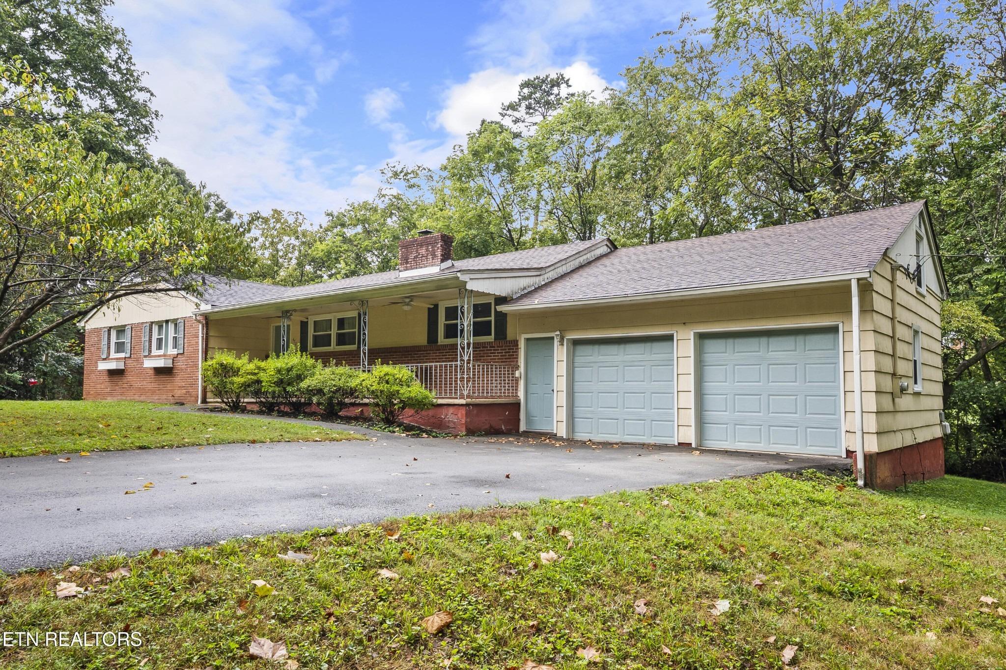 W Sunset Rd, Knoxville, TN 37914