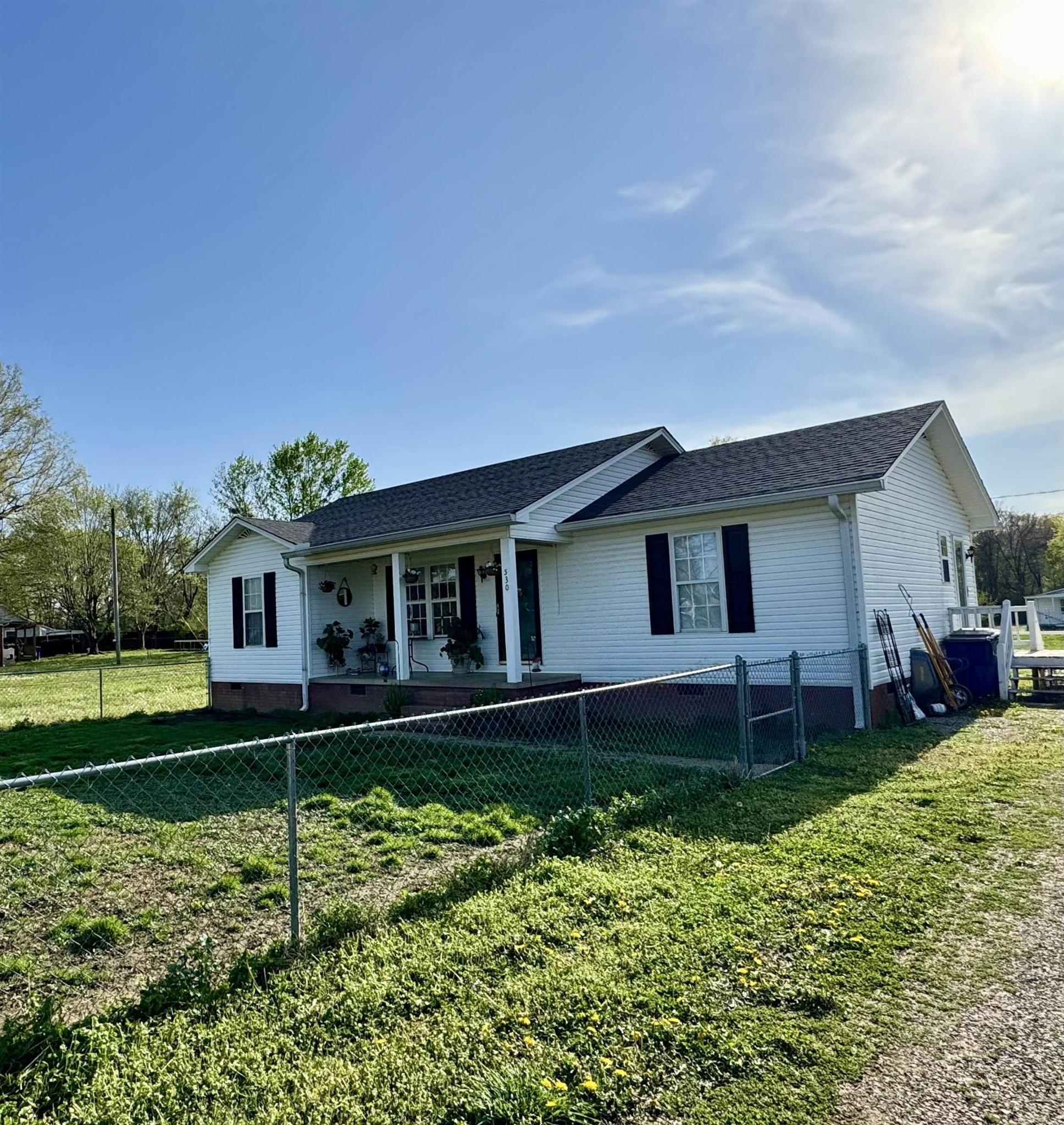 Stout St, Savannah, TN 38372