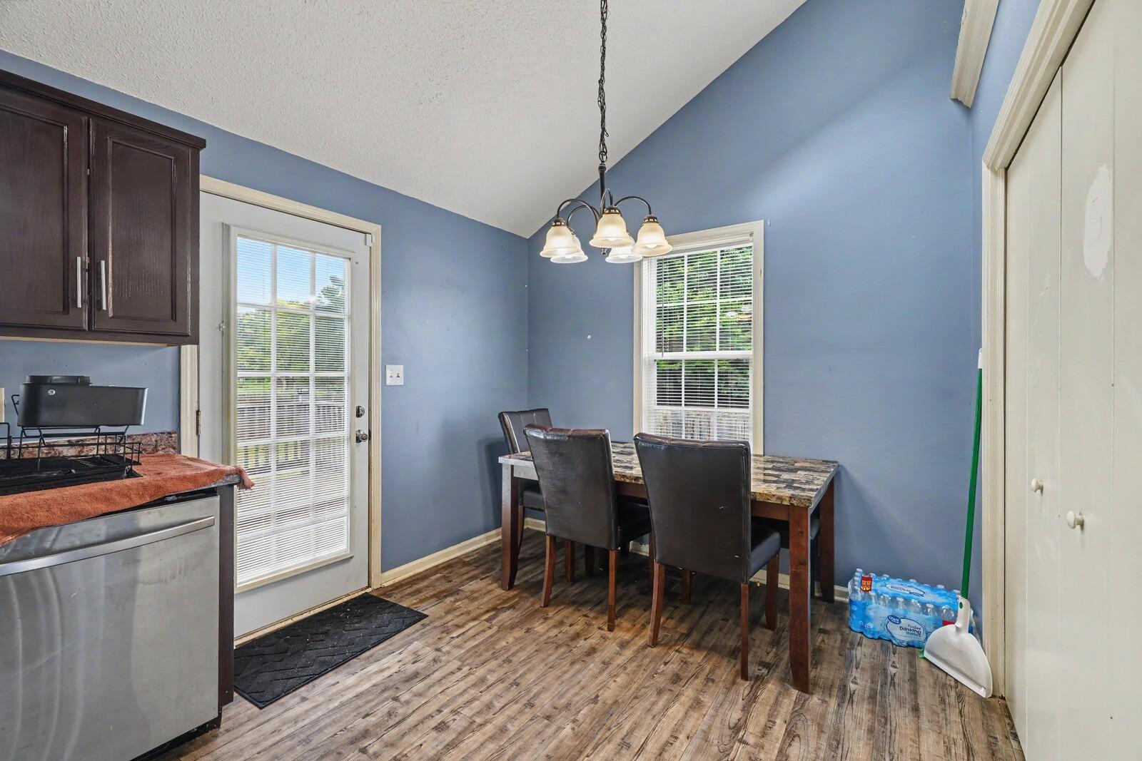 Donna Ct, Clarksville, TN 37042
