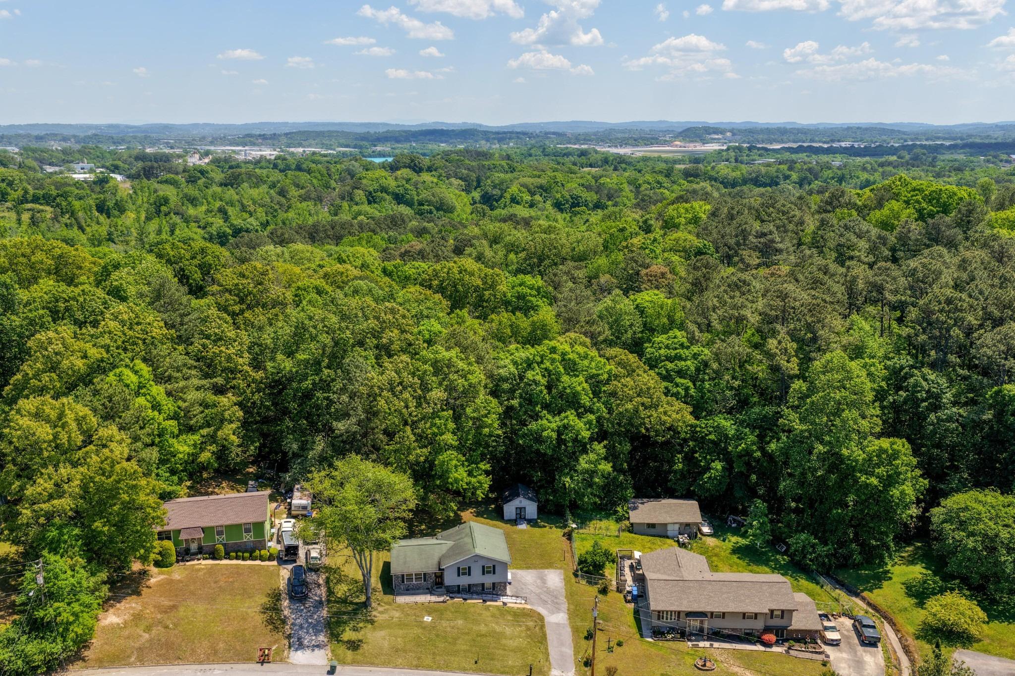 Leann Cir, Chattanooga, TN 37406