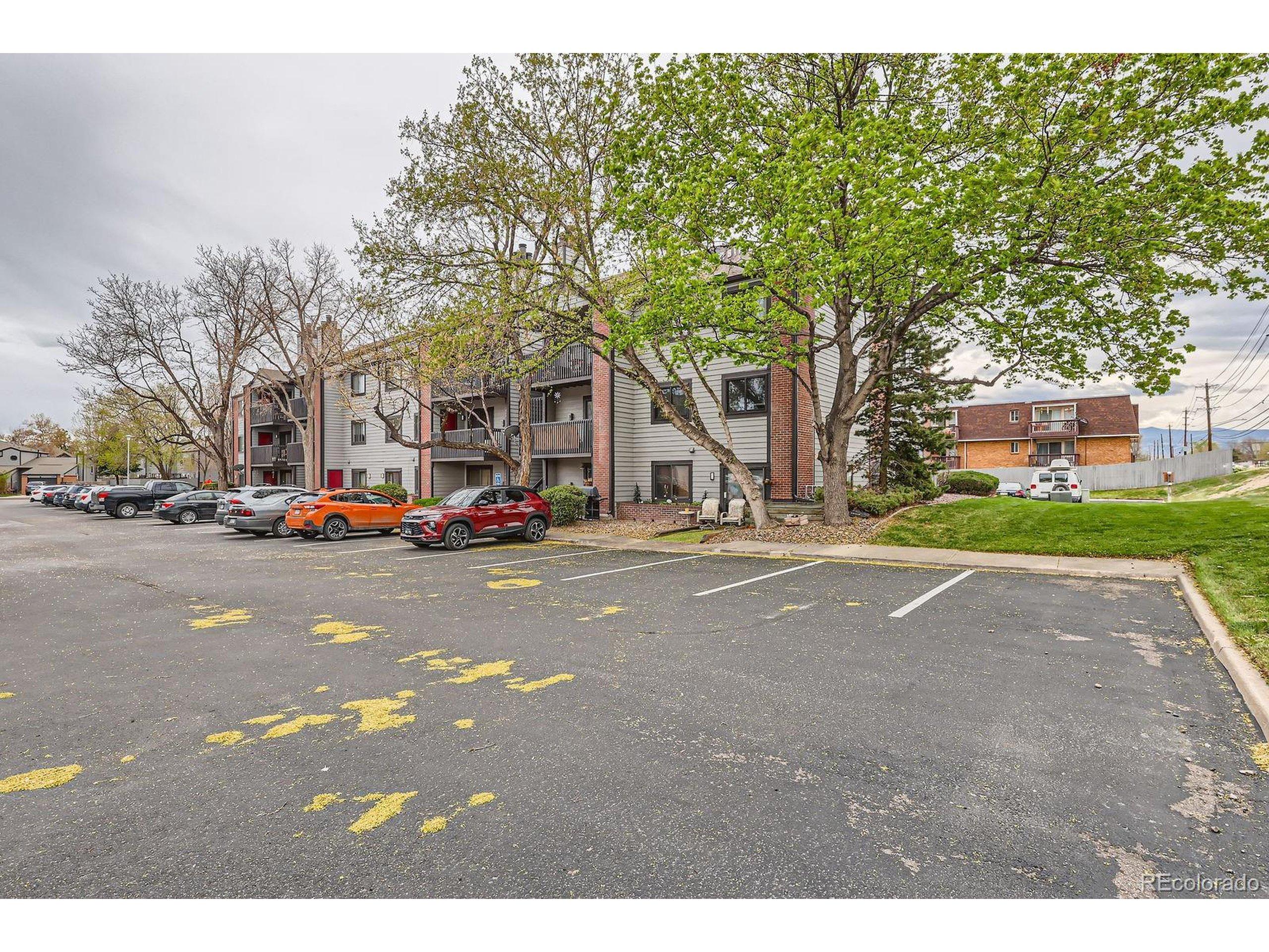 Oak Ct, Arvada, CO 80004