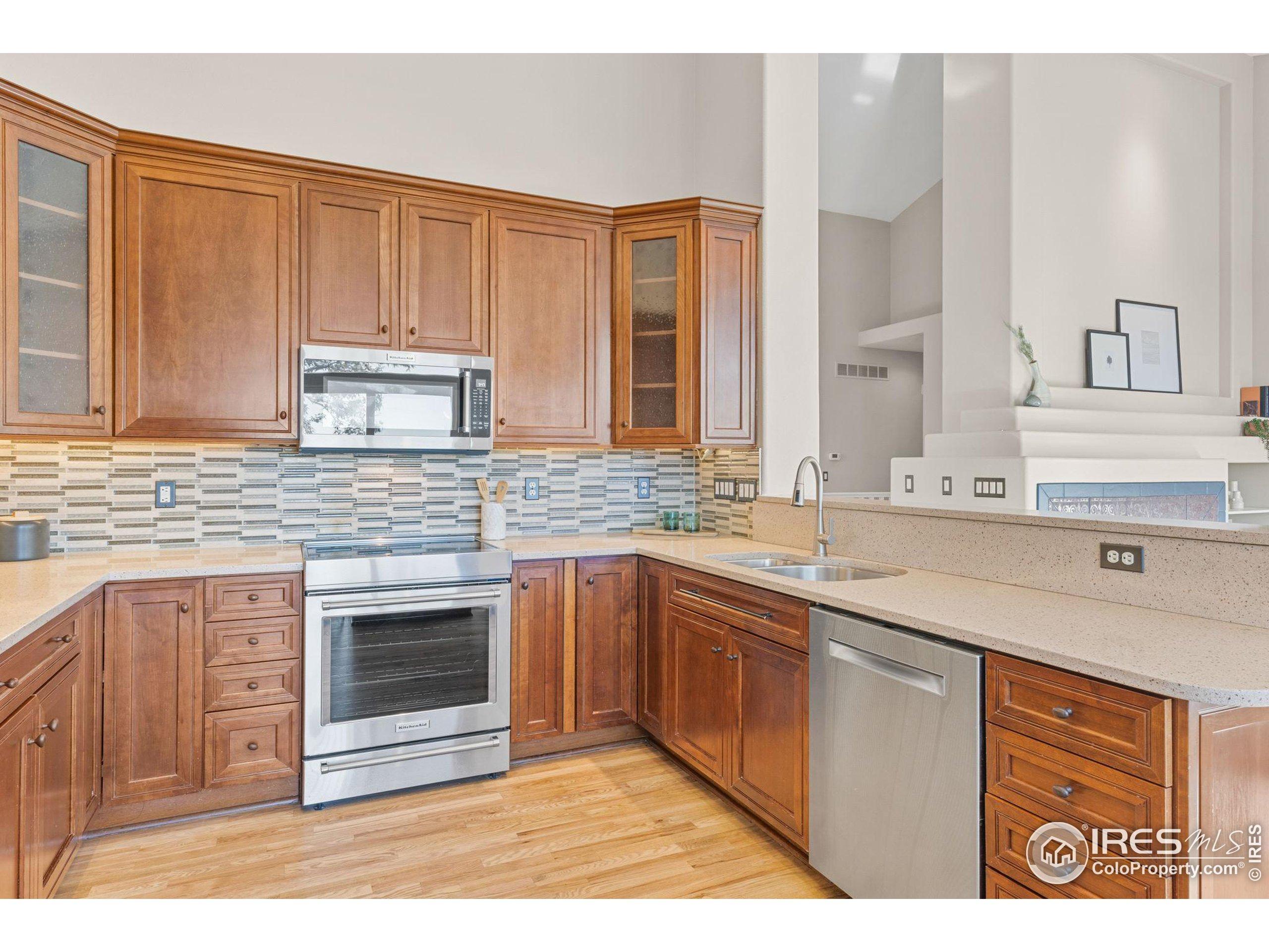 E Apple Hill Ln, Springfield, MO 65802