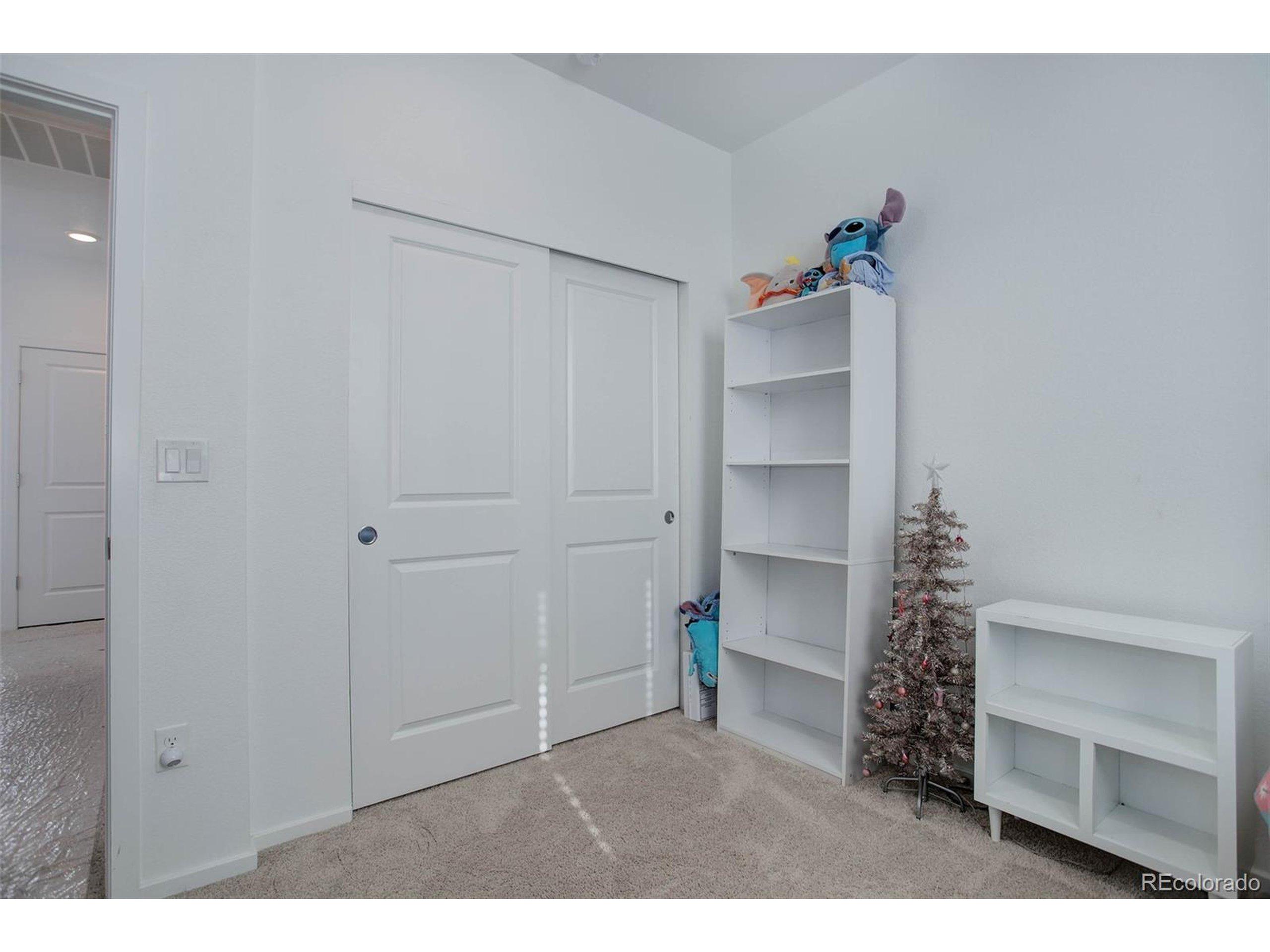 E 41st Ave, Aurora, CO 80019