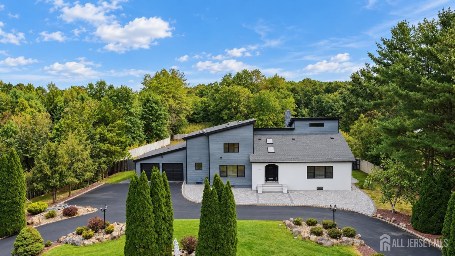 Hardenburg Ln, East Brunswick, NJ 08816