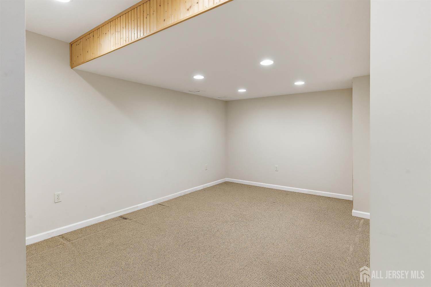 Barnyard Ct, Plainsboro, NJ 08536