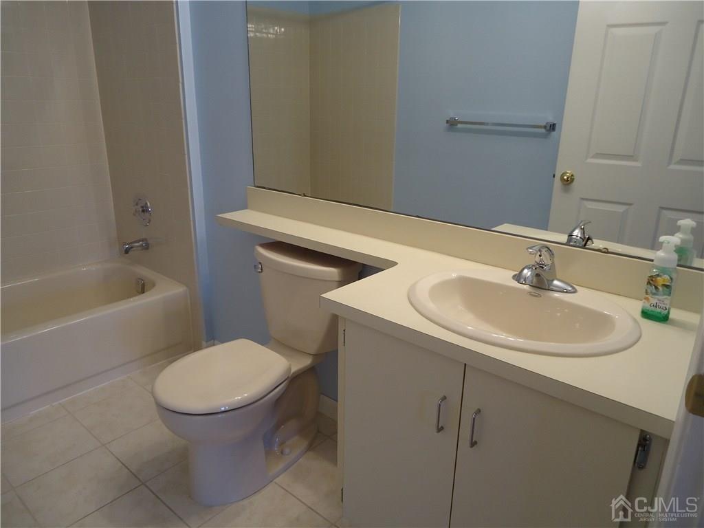 Wimbeldon Ct, North Brunswick, NJ 08902