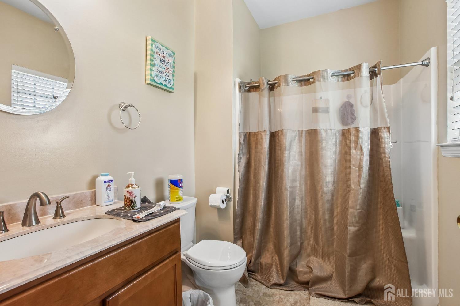 Newark Ave, Spotswood, NJ 08884