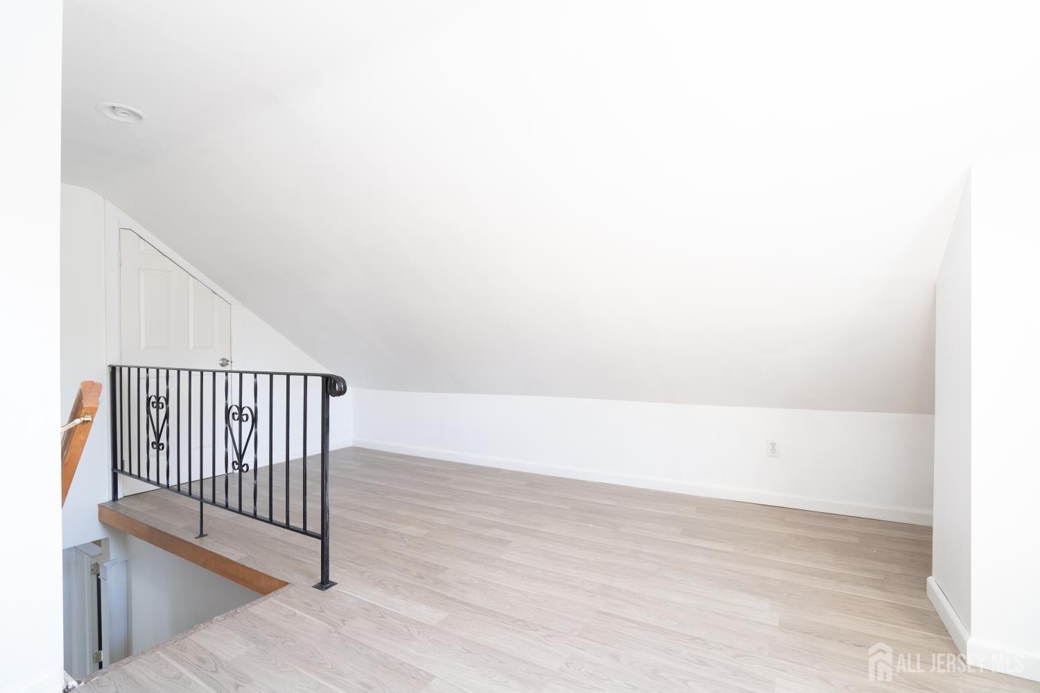 Reid St, Sayreville, NJ 08872
