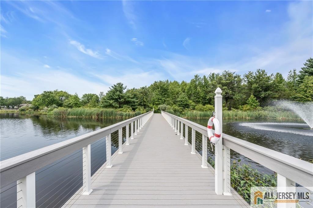 Bluebird Dr, Monroe Township, NJ 08831