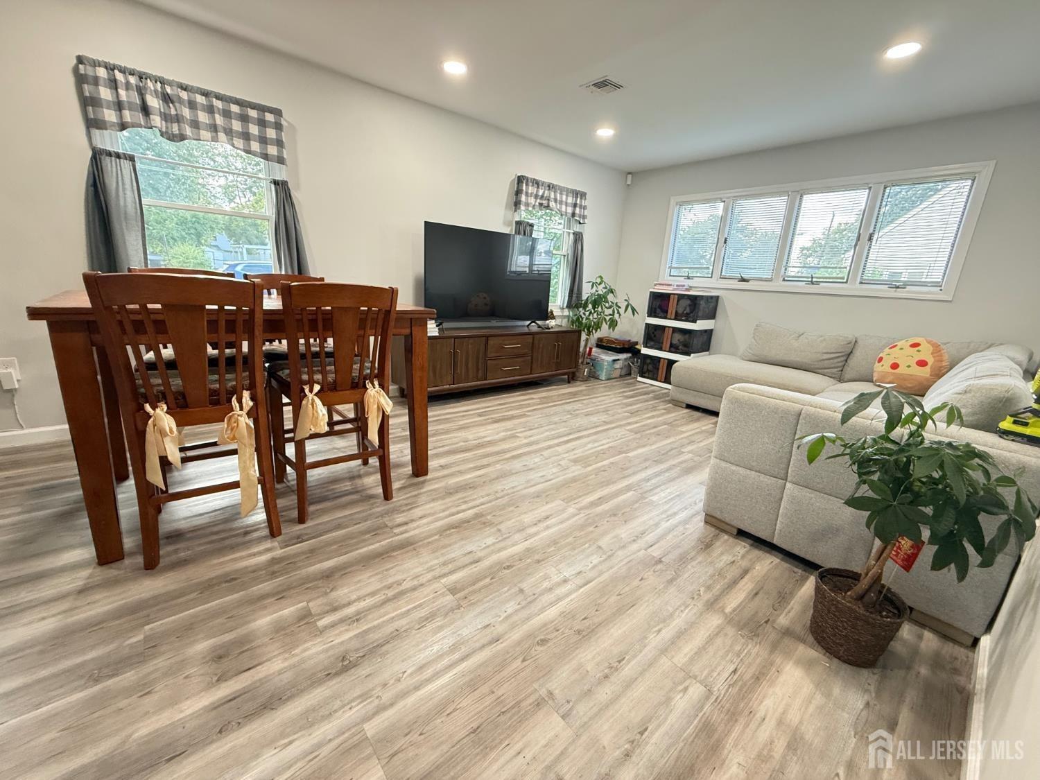 Winthrop Rd, Edison, NJ 08817