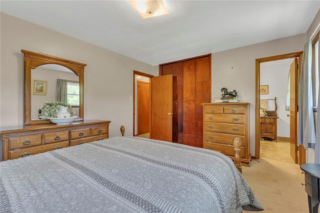 Ridgemont Dr, Midland, PA 15059