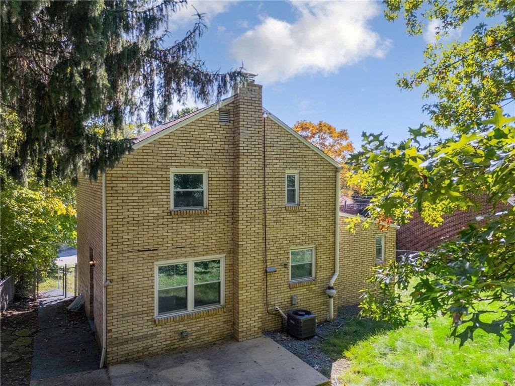 Pennwood Dr, Pittsburgh, PA 15235