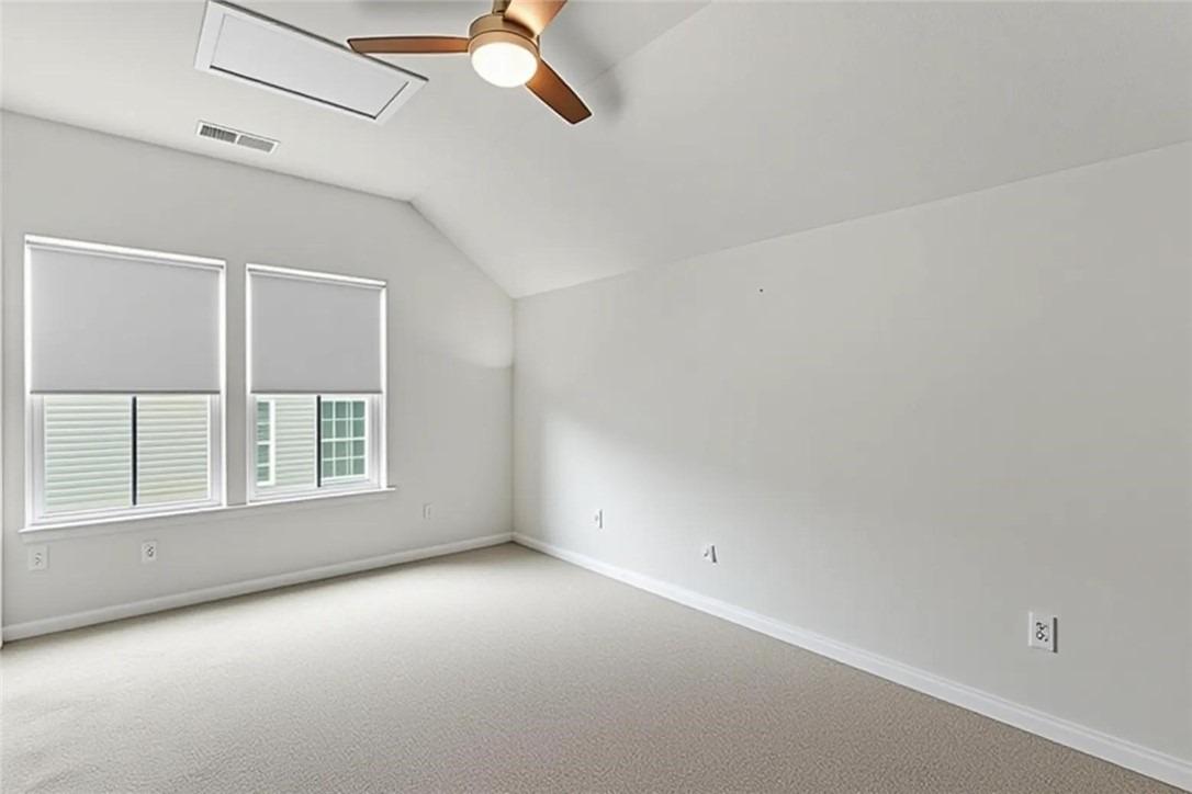 Weatherburn Dr, Valencia, PA 16059