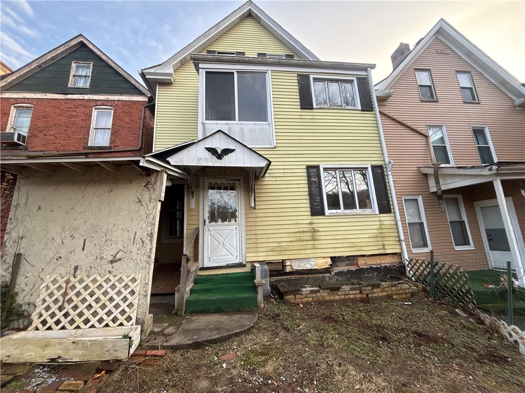 3rd St, Pitcairn, PA 15140