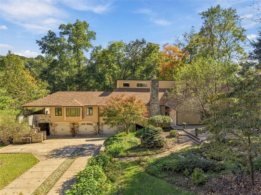 Fox Chapel Rd, Pittsburgh, PA 15238