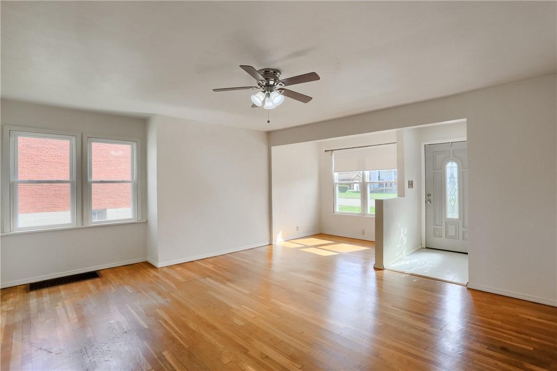Agnes St, Coraopolis, PA 15108