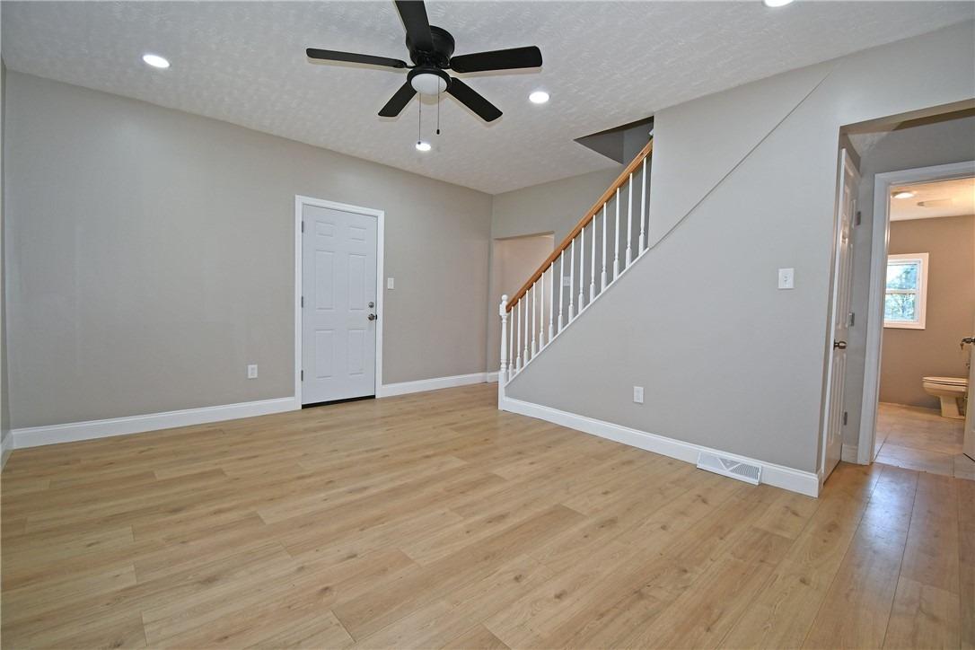 Farley St, Washington, PA 15301