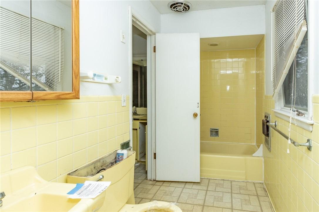 Chestnut St, Indiana, PA 15701