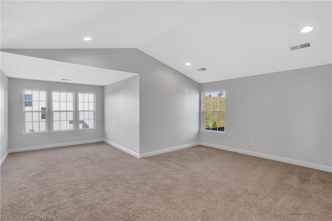 Majestic Dr, Canonsburg, PA 15317