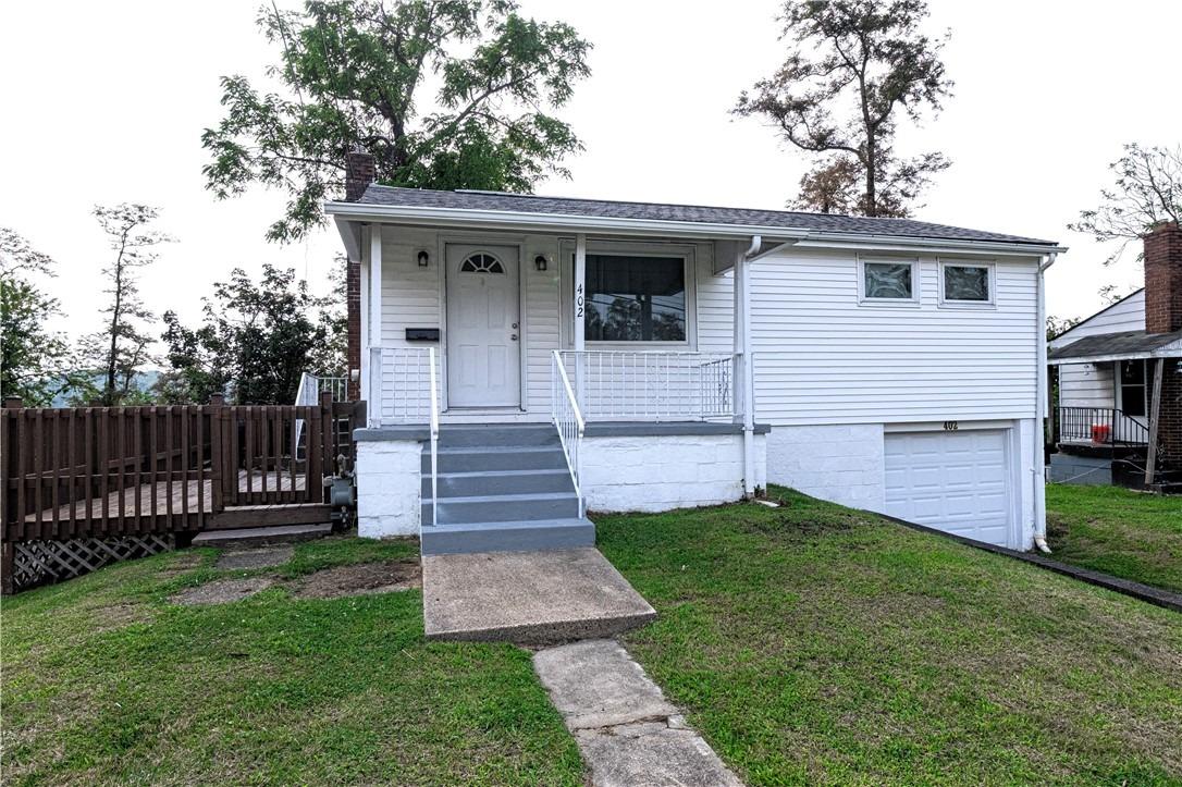 Oakhurst Ave, North Versailles, PA 15137