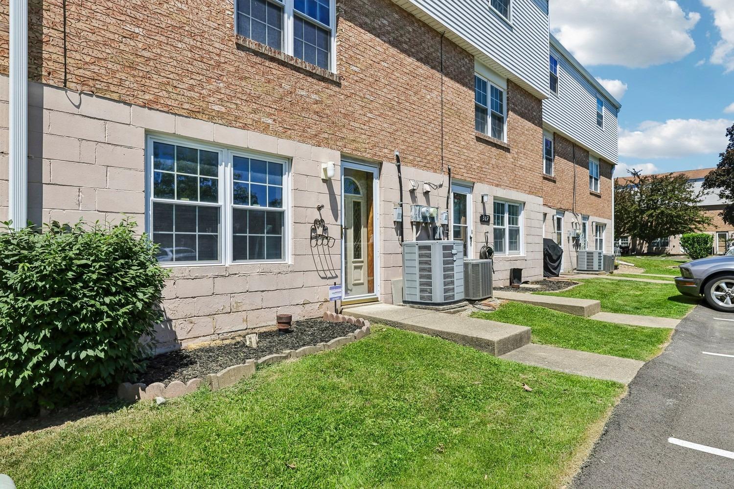 Bellford Ct, Cranberry Township, PA 16066