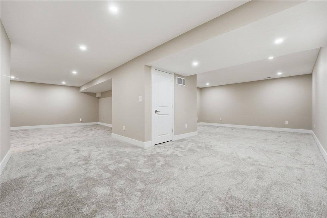 Bristlecone Ct, Freeport, PA 16229