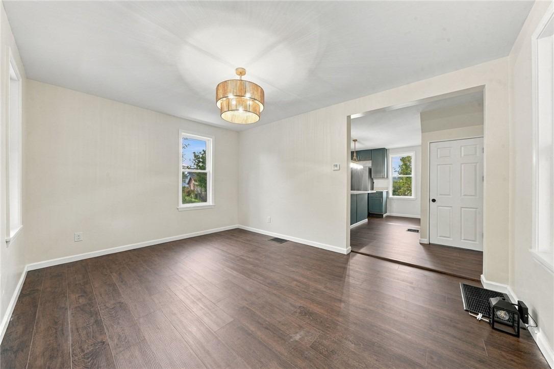 N Market St, Ligonier, PA 15658