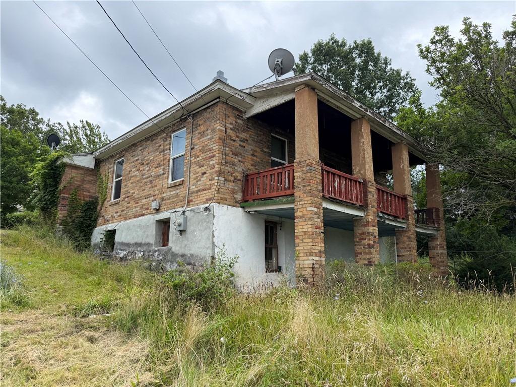 Elm Rd, Uniontown, PA 15401