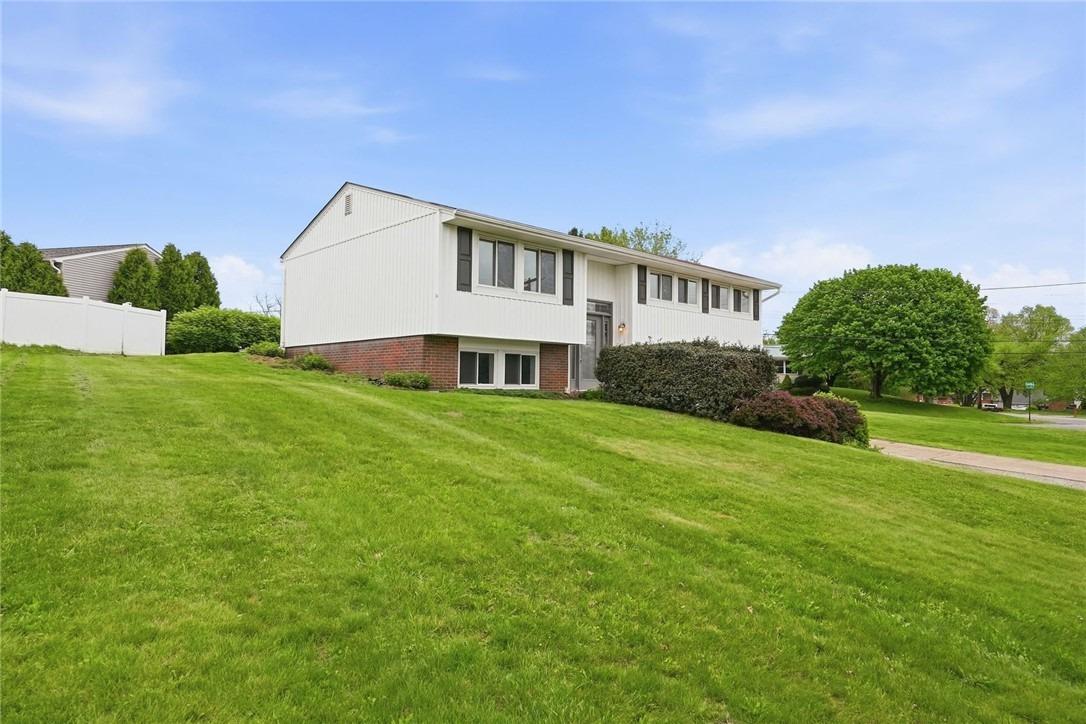 Princeton Dr, Aliquippa, PA 15001