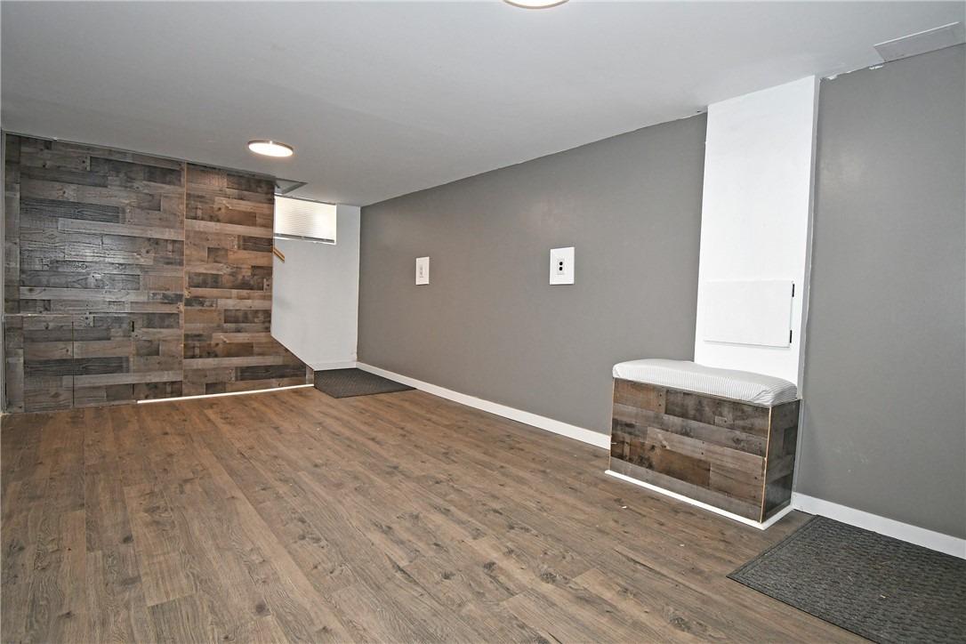 Ridgemont Dr, Pittsburgh, PA 15220
