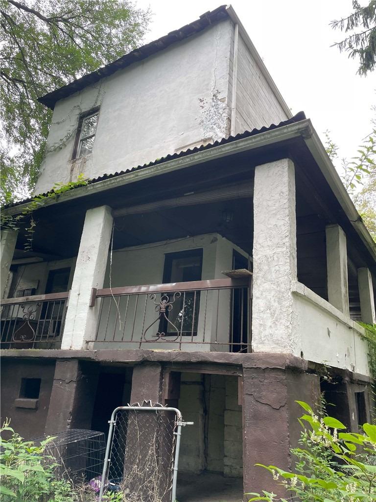 Leneake St, Turtle Creek, PA 15145