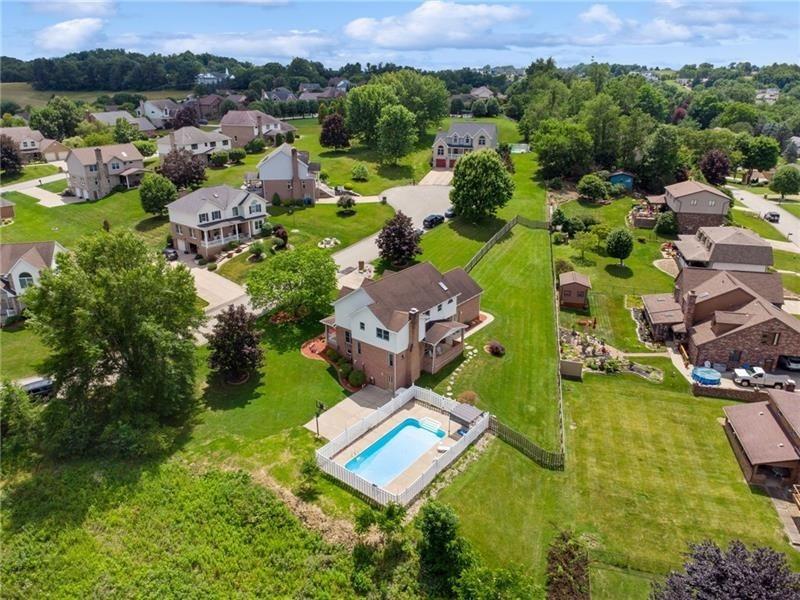 Pembroke Cir, Irwin, PA 15642
