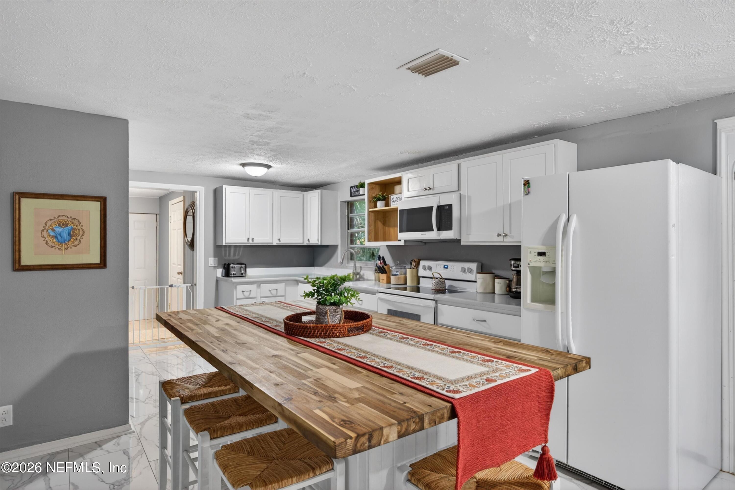 Dostie Dr E, Jacksonville, FL 32209