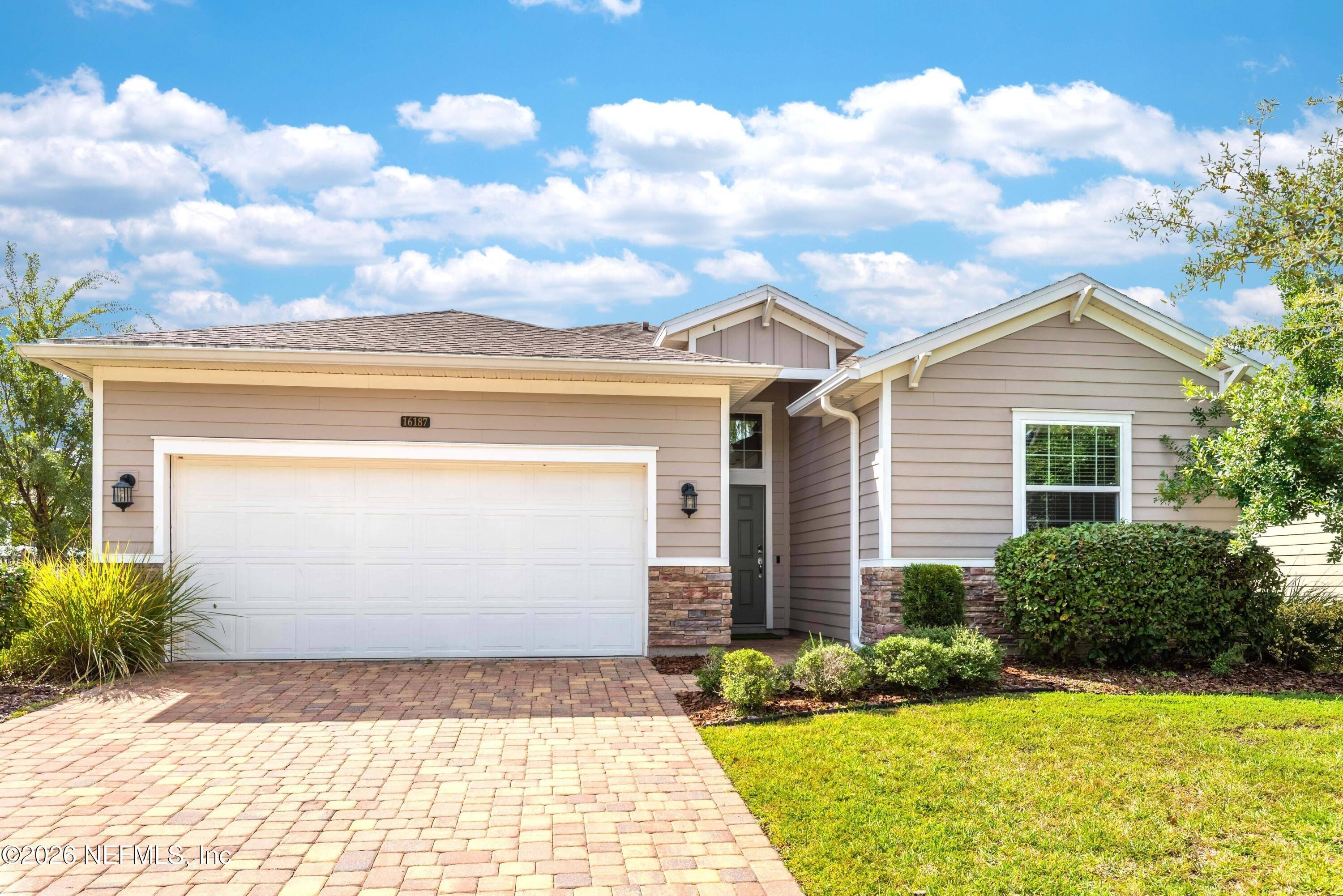 Blossom Lake Dr, Jacksonville, FL 32218