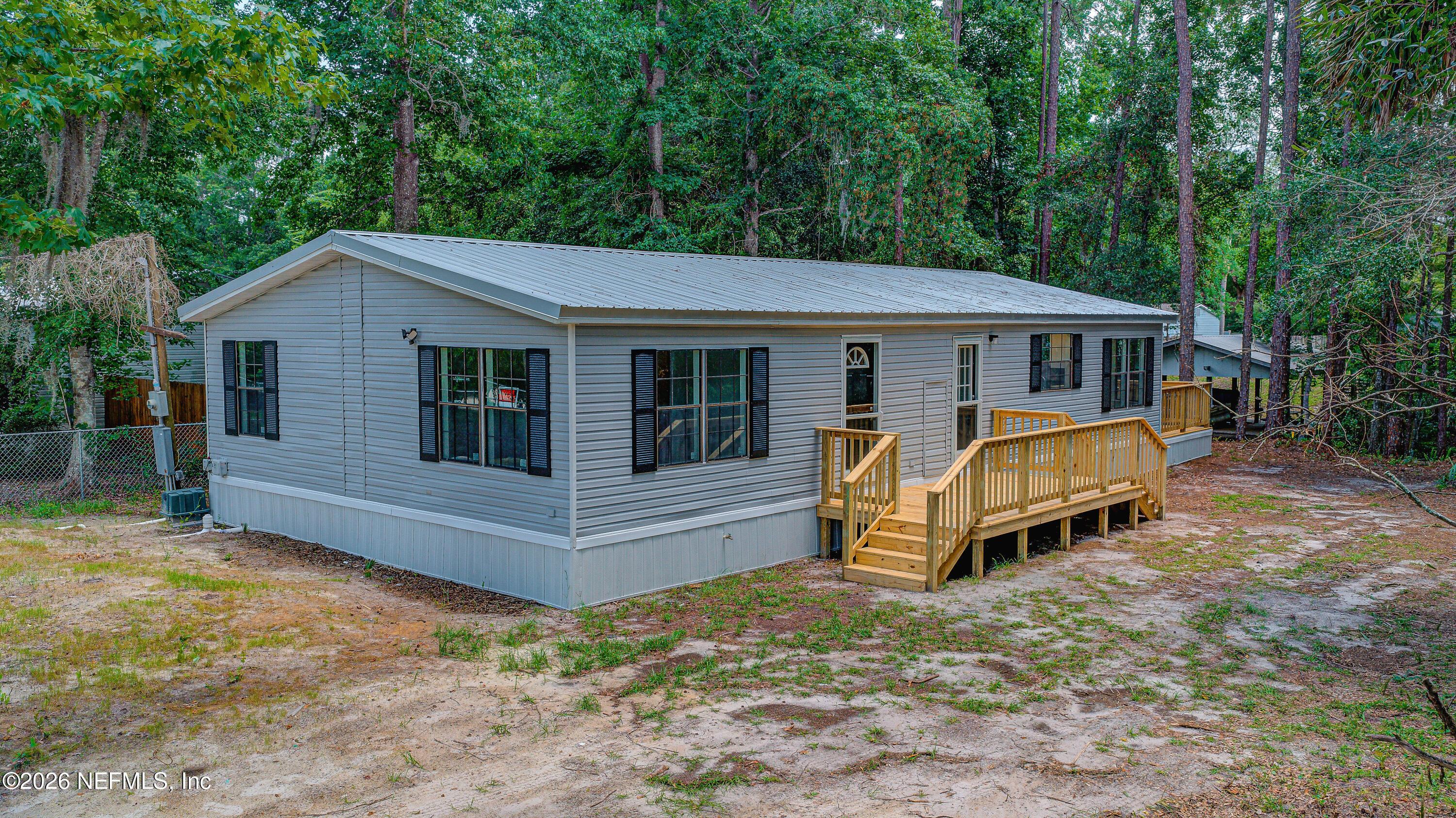 Waterway Dr, Satsuma, FL 32189