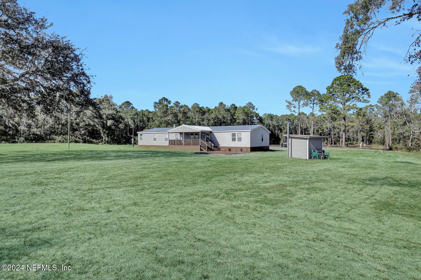 Woods Rd, San Mateo, FL 32187