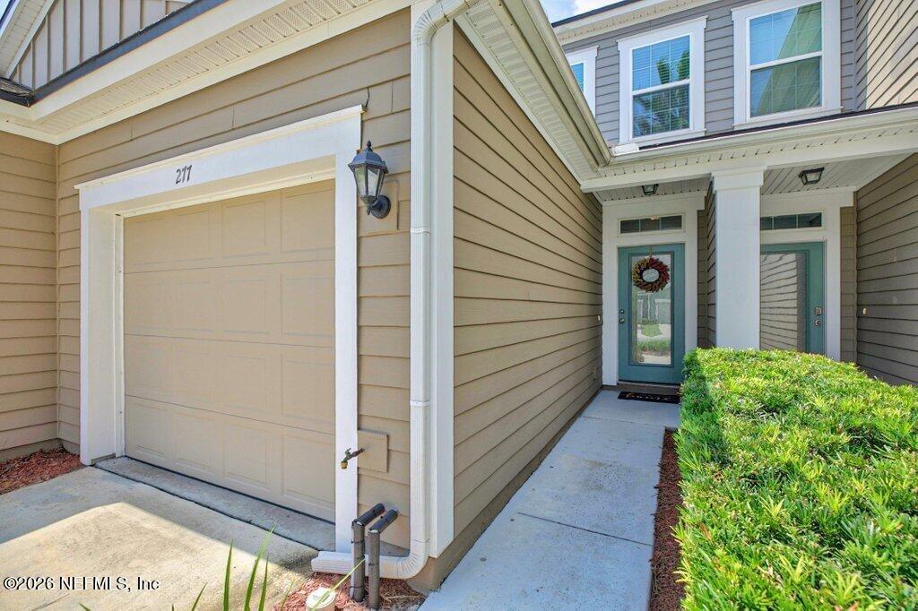 Servia Dr, Saint Johns, FL 32259