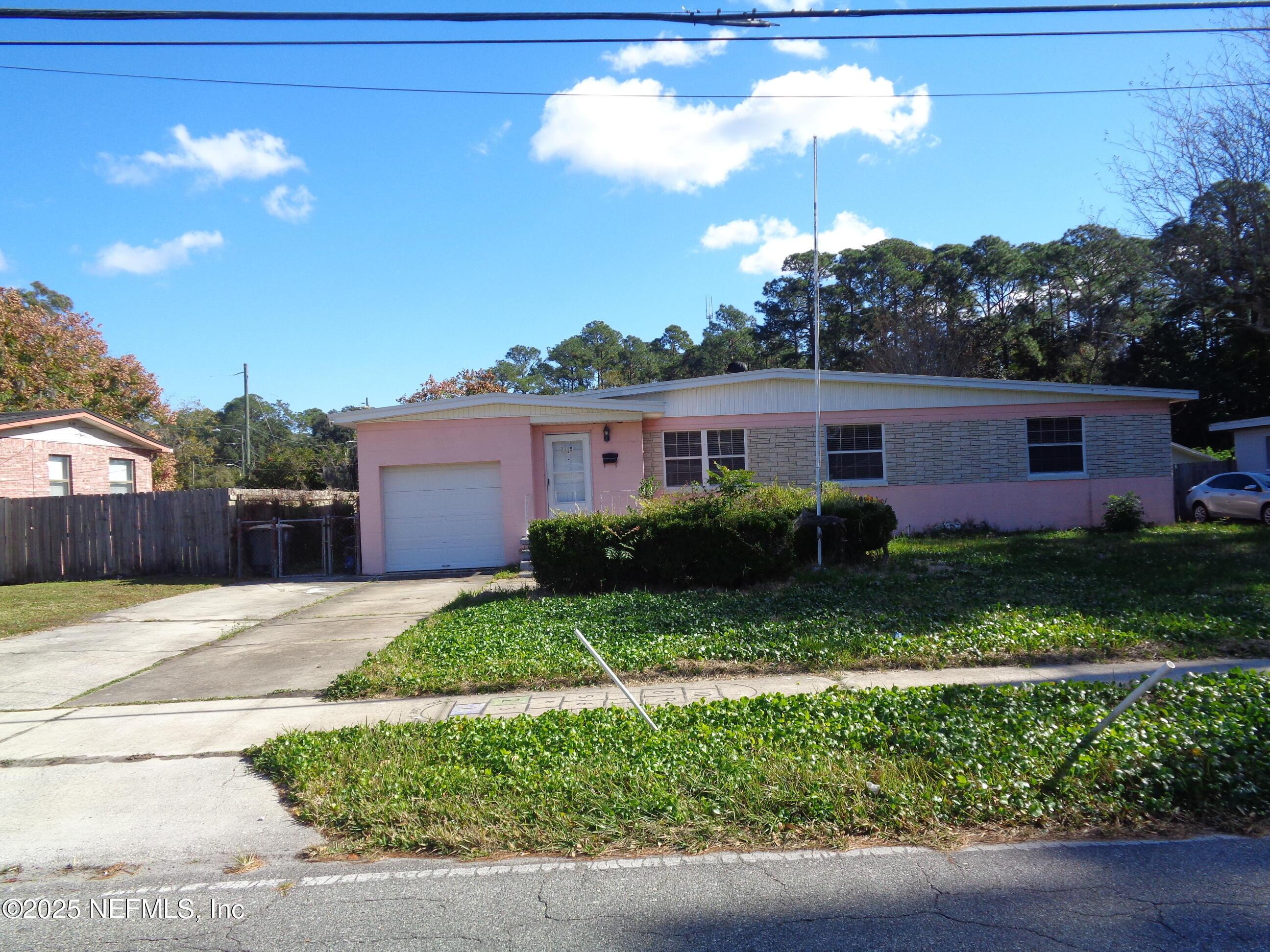 East Rd, Jacksonville, FL 32216